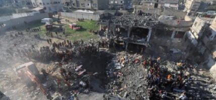 दक्षिणी गाजाको अस्पतालमा इजरायली क्षेप्यास्त्र हमला, तीन पत्रकारसहित १५ जनाको मृत्यु