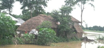 बाढीले कञ्चनपुरमा ४५ घर डुबानमा, महाकालीको जलस्तर बढ्यो