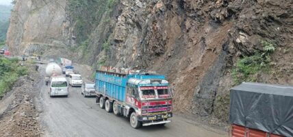 नारायणगढ–मुग्लिन सडक दुईतर्फी सञ्चालन