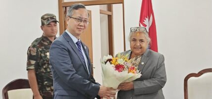 चिनियाँ राजदूतले भेटे प्रधानमन्त्री कार्कीलाई