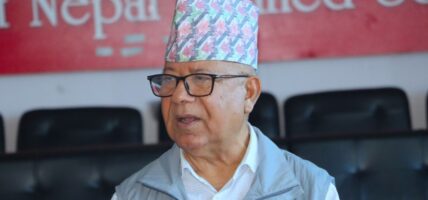 संविधानको समीक्षा गरेर अगाडि बढ्नुपर्छ : पूर्वप्रधानमन्त्री नेपाल
