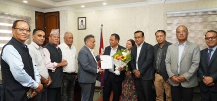 लामो समयदेखि जीर्ण अवस्थामा रहेका आयोजना राख्न हुँदैन: मन्त्री घिसिङ