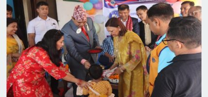 अभिभावकविहीन बालबालिकालाई दसैँमा नयाँ लुगा