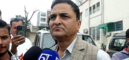 योगेश भट्टराईले गरे रातो पासपोर्ट फिर्ता