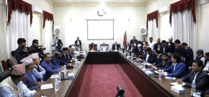 सरकार, निर्वाचन आयोग र दलहरूबीच त्रिपक्षीय संवादमा जोड