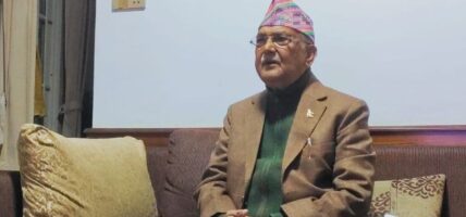 अराजकताबाट जन्मिएको सरकार लोकतान्त्रिक हुन सक्दैनः अध्यक्ष ओली