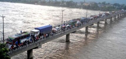 नारायणघाट बुटवल खण्डको नारायणी नदि पुल क्षेत्रमा दुई दिन राति गाडी सञ्चालनमा रोक