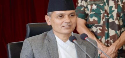 निर्वाचन सुरक्षाबारे गृहमन्त्रीसँग छलफल गर्दै संसदीय समिति