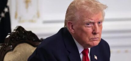 अमेरिकाको  तेस्रो मुलुकका नागरिकलाई शरण दिने सबै कार्यक्रम  रोकियो