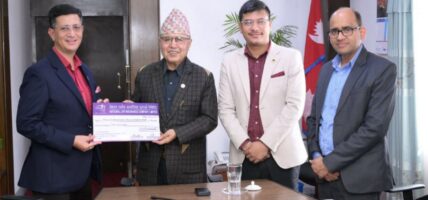 पुनर्निर्माण कोषमा नेशनल लाइफले एक करोड र एनएलजी इन्स्योरेन्सले २५ लाख सहयोग