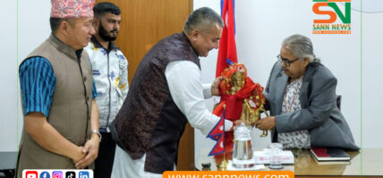 ‘दुर्गा मूर्ति उपहारसँगै प्रसाईं समूह र प्रधानमन्त्रीबीच सिंहदरबारमा भेट वार्ता