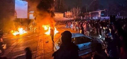 इरानले हटायो अन्तर्राष्ट्रिय ‘कल’मा लगाएको प्रतिबन्ध, इन्टरनेट बन्द जारी