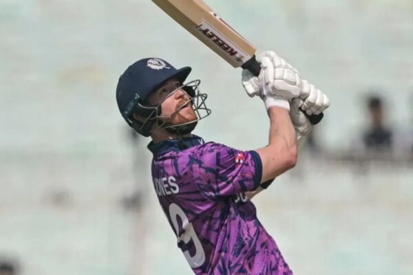 स्कटल्यान्डले इटालीलाई दियो २०८ रनको चुनौती