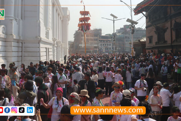 होलीमा गुञ्जिरहेका छन् पुरानै गीत