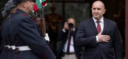 बुल्गेरियाली पूर्वराष्ट्रपति गठबन्धन गरेर निर्वाचनमा जाने घोषणा