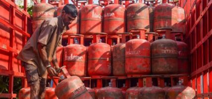 ग्यास सङ्कटले भारतका रेस्टुरेन्ट जोखिममा