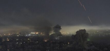 खाडीमा इरानी आक्रमण, तेल १०० डलर नाघ्यो