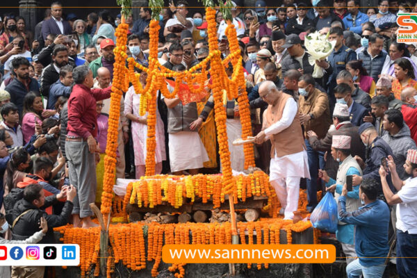 अध्यक्ष ओलीका पिताको अन्त्येष्टि