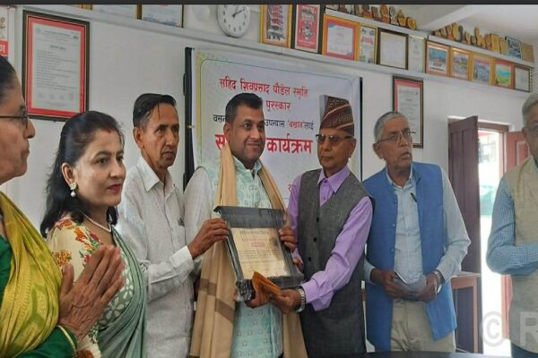 ‘बखान’ उपन्यास पुरस्कृत