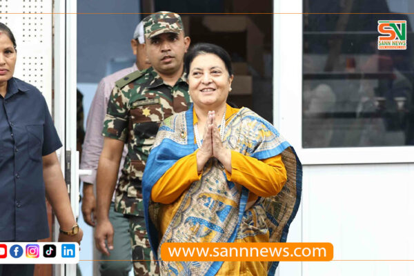 हिरासतमा रहेका ओली भेट्न शिक्षण अस्पताल पुगिन् विद्यादेवी