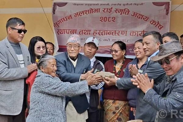 बुवाआमाको स्मृतिमा विद्यालयमा अक्षयकोष स्थापना