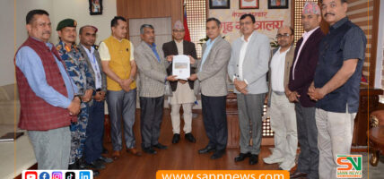 गृहमन्त्रीसमक्ष धादिङ बस दुर्घटना छानबिन कार्यदलको प्रतिवेदन पेस