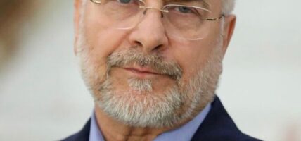 Iran envoys meet Pakistani PM ahead of US talks