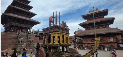 भक्तपुरमा लिच्छविकालीन बिस्केट जात्राको तारतम्य मिलाइँदै