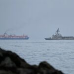 इरानले भन्योः कुन जहाजलाई होर्मुज स्ट्रेट भएर जान दिने वा नदिने भन्ने निर्णय अब इरानले गर्नेछ