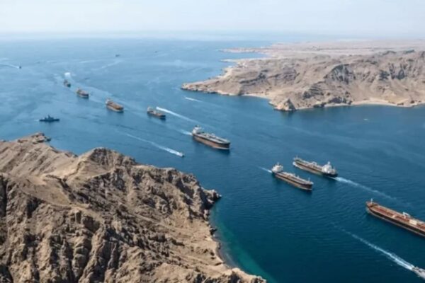 स्ट्रेट अफ होर्मुजमा जहाजमाथि गोली प्रहार