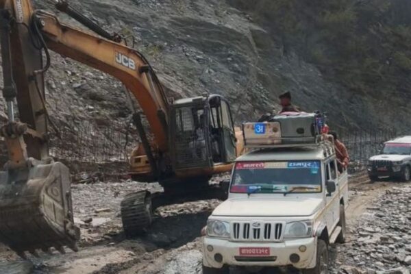दुई दिनपछि खुल्यो अवरुद्ध बीपी राजमार्ग