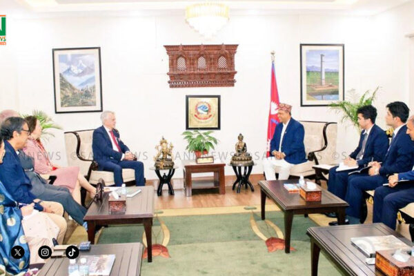 परराष्ट्रमन्त्री खनालसँग अमेरिकी सहायक विदेशमन्त्री कपुरको भेट