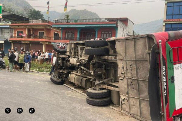 पृथ्वी राजमार्गमा बस दुर्घटना हुँदा ३१ जना घाइते