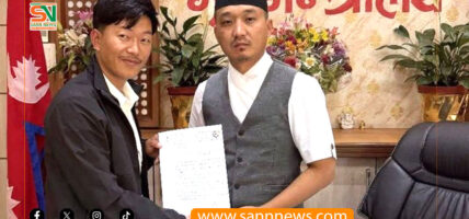 मन्त्रीहरूलाई आफ्ना जिल्लाका समस्या बुझाउँदै सांसद राई