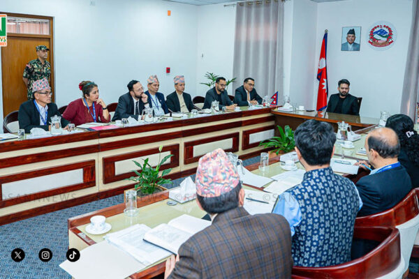 प्रधानमन्त्रीसँग अर्थमन्त्री र योजना अयोगका पदाधिकारीको छलफल