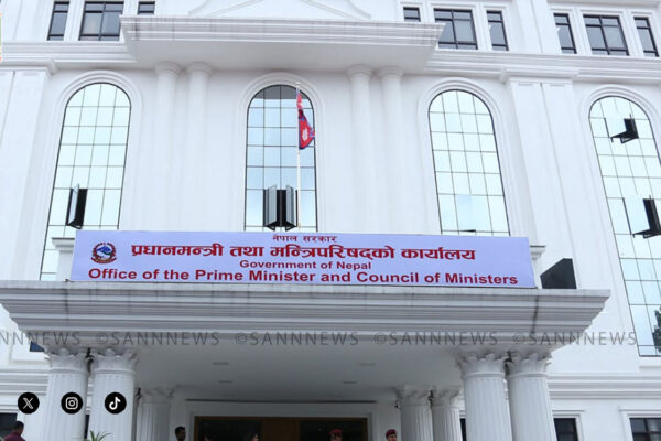 पहुँचका भरमा सवारी सुुविधा लिइरहेकाबाट फिर्ता गराइँदै