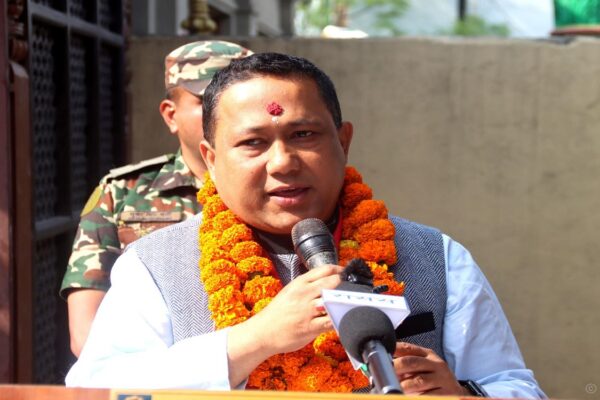 प्रधानमन्त्रीले बोलेको विषयमा परराष्ट्र मन्त्रीले स्पष्ट पार्ने समझदारीपछि प्रतिनिधि सभाको बैठक सुचारु प्रधानमन्त्रीले बोलेको विषयमा परराष्ट्र मन्त्रीले स्पष्ट पार्ने समझदारीपछि प्रतिनिधि सभाको बैठक सुचारु