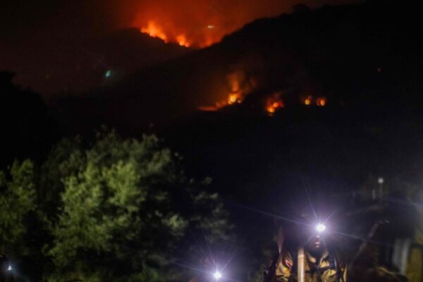 सिमी भ्यालीमा डढेलोको कहर, हजारौँ विस्थापित हुने जोखिम सिमी भ्यालीमा डढेलोको कहर, हजारौँ विस्थापित हुने जोखिम