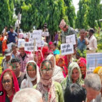 धनुषाको ढल्केबरमा सुकुम्वासीको प्रदर्शन धनुषाको ढल्केबरमा सुकुम्वासीको प्रदर्शन