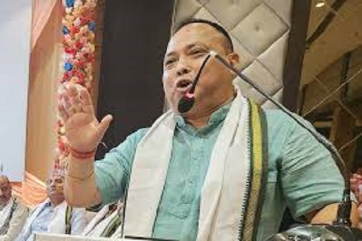 पक्राउ पुर्जीजारी भए पछि वीरगन्जका मेयर राजेशमान सिंह पर्सा जिल्ला अदालत पुगेर फर्कि पक्राउ पुर्जीजारी भए पछि वीरगन्जका मेयर राजेशमान सिंह पर्सा जिल्ला अदालत पुगेर फर्कि