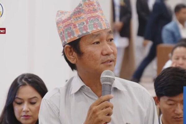 प्रधानमन्त्रीले संसद्मा आएर आफ्नो भनाइ सच्याउनुपर्छ: हर्क प्रधानमन्त्रीले संसद्मा आएर आफ्नो भनाइ सच्याउनुपर्छ: हर्क