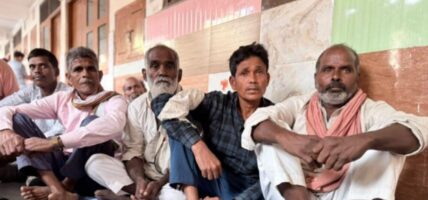 भारतीय सुरक्षाकर्मीबाट दु : ख पाएको भन्दै लालपुर्जा र नागरिकता माग्दै काठमाडौं आइपुगे सुस्तावासी