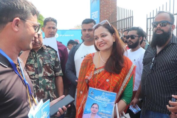 रास्वपा महाधिवेशन: निर्वाचन प्रक्रियाअघि बढेसँगै नेता, कार्यकर्ता भोट माग्न व्यस्त रास्वपा महाधिवेशन: निर्वाचन प्रक्रियाअघि बढेसँगै नेता, कार्यकर्ता भोट माग्न व्यस्त