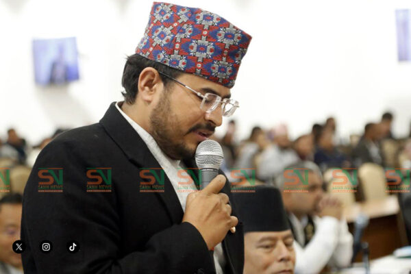 ज्ञानेन्द्र शाहीको माग- सडकमा खाल्डो भेटिए राज्यलाई एक लाख जरिवाना तिराउने कानुन चाहियो