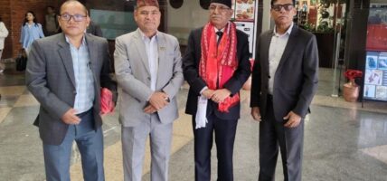 श्रीलंकाबाट स्वदेश फर्किए प्रचण्ड
