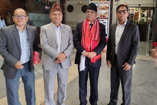 श्रीलंकाबाट स्वदेश फर्किए प्रचण्ड श्रीलंकाबाट स्वदेश फर्किए प्रचण्ड