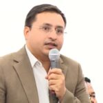 विपक्षीले सोधे– सरकार खोइ ? सत्ताधारीको जवाफ– मल्हम लगाउँदै छ