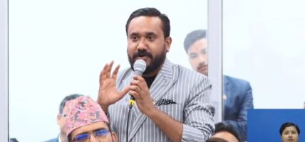 तेल लगाएर होइन नेल लगाएर आएका हौँ, सङ्घर्ष कति बेला गर्ने थाहा छ : खगेन्द्र सुनार