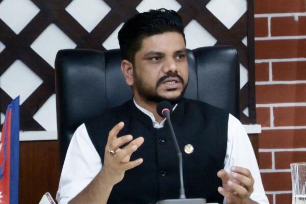 ३५ दिनभित्र श्रम ऐन संशोधनको मस्यौदा तयार गर्ने मन्त्री यादवको घोषणा ३५ दिनभित्र श्रम ऐन संशोधनको मस्यौदा तयार गर्ने मन्त्री यादवको घोषणा