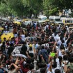 ‘कक्रोच’ आन्दोलनमा पक्राउ परेका प्रदर्शनकारीलाई रिहा गर्न माग ‘कक्रोच’ आन्दोलनमा पक्राउ परेका प्रदर्शनकारीलाई रिहा गर्न माग